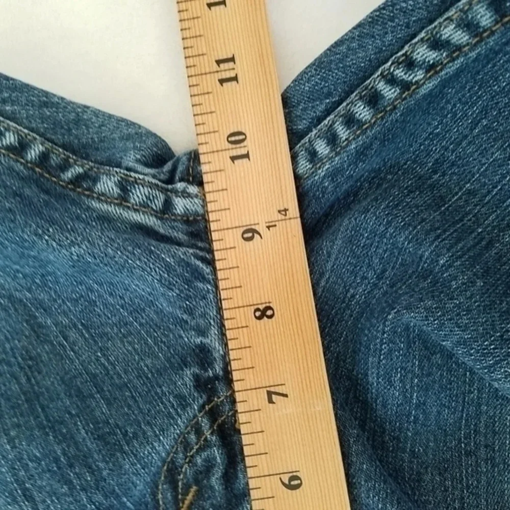 Levi's‎ 514 Traditional 5 Pocket Styling Medium Wash Jeans